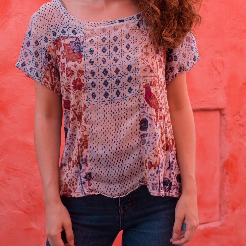 Fun patterned top - Picture 3 of 3